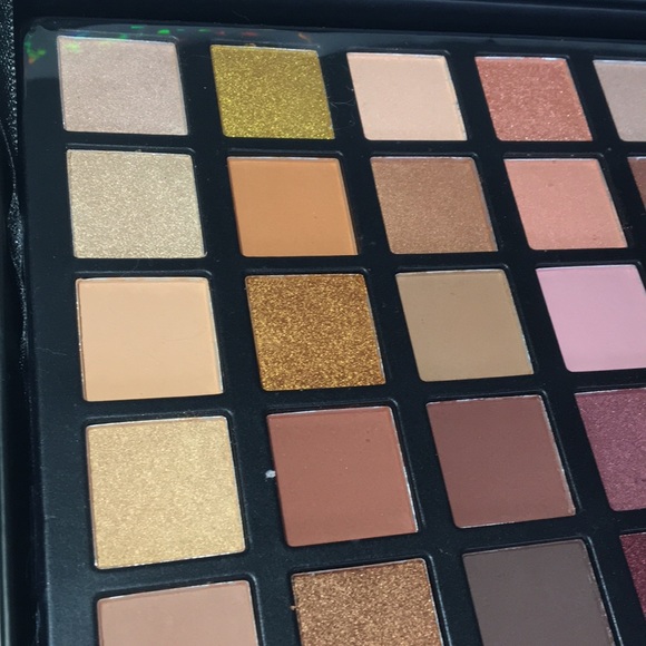 •Face Trends Eyeshadow palette• - Picture 3 of 4